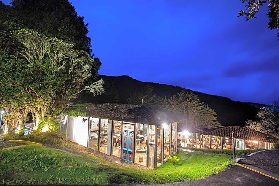 Dantica Cloud Forest Lodge