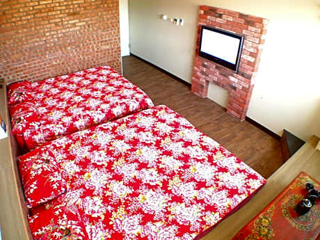 Family Room with Private Bathroom 3