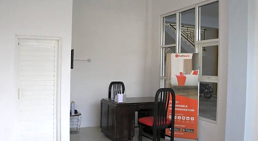 RedDoorz Syariah near Suncity Mall Madiun