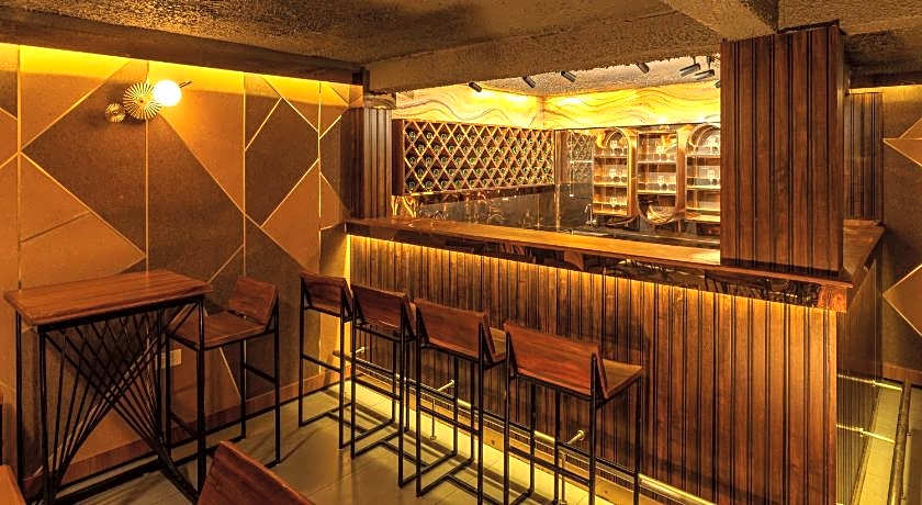 The Mountain Courtyard