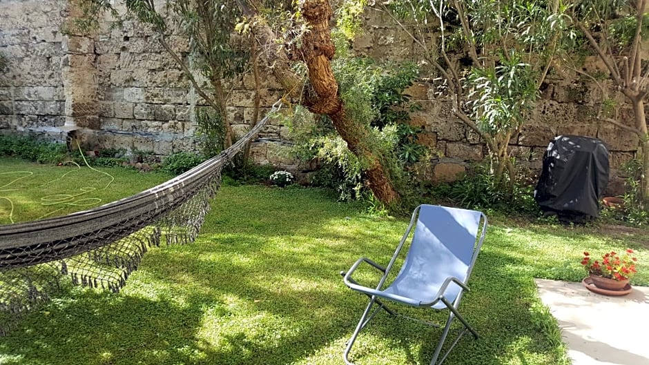 Nel Giardino Degli Agrumi – Palermo, CA