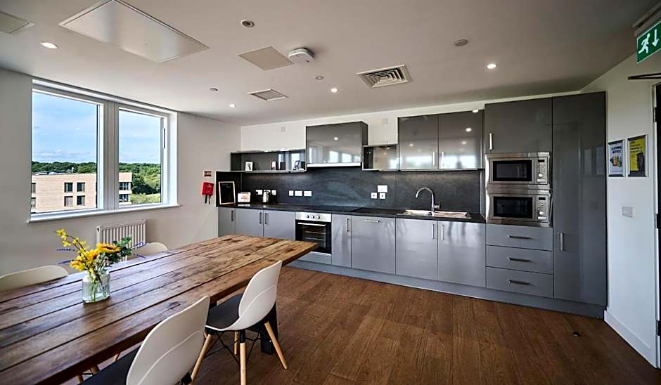 For Students Only The Oaks in Coventry