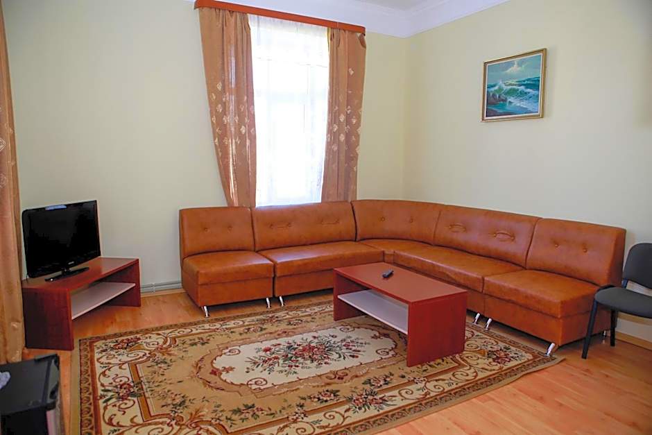 Lucia with Self Check-in