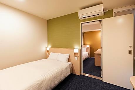 Connecting Room - Non-Smoking