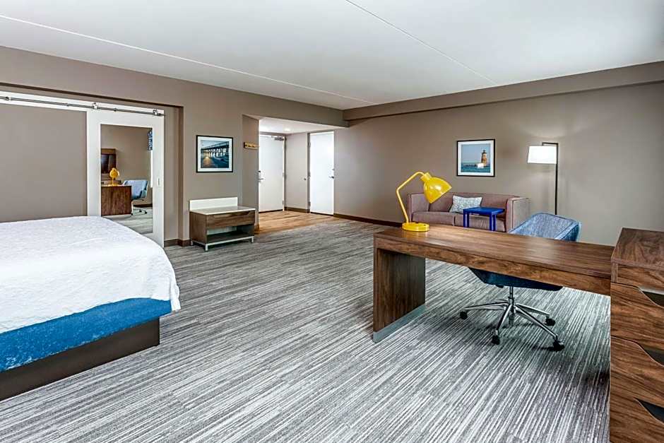 Hampton Inn & Suites Kittery-Portsmouth