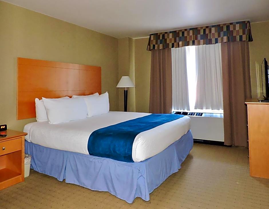 Marco LaGuardia Hotel & Suites