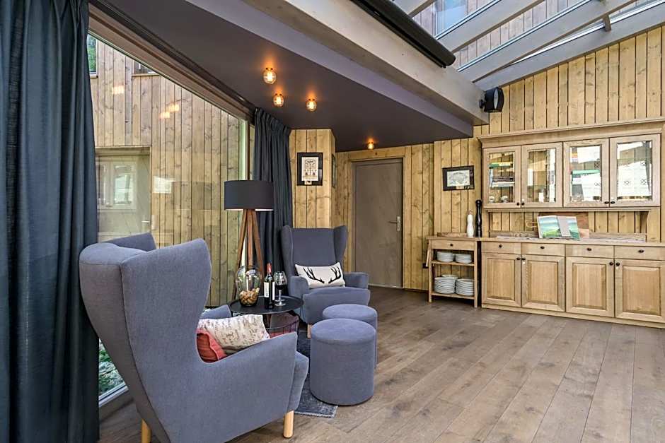 PRZYSTAŃ WYGONIN knéżka i wino