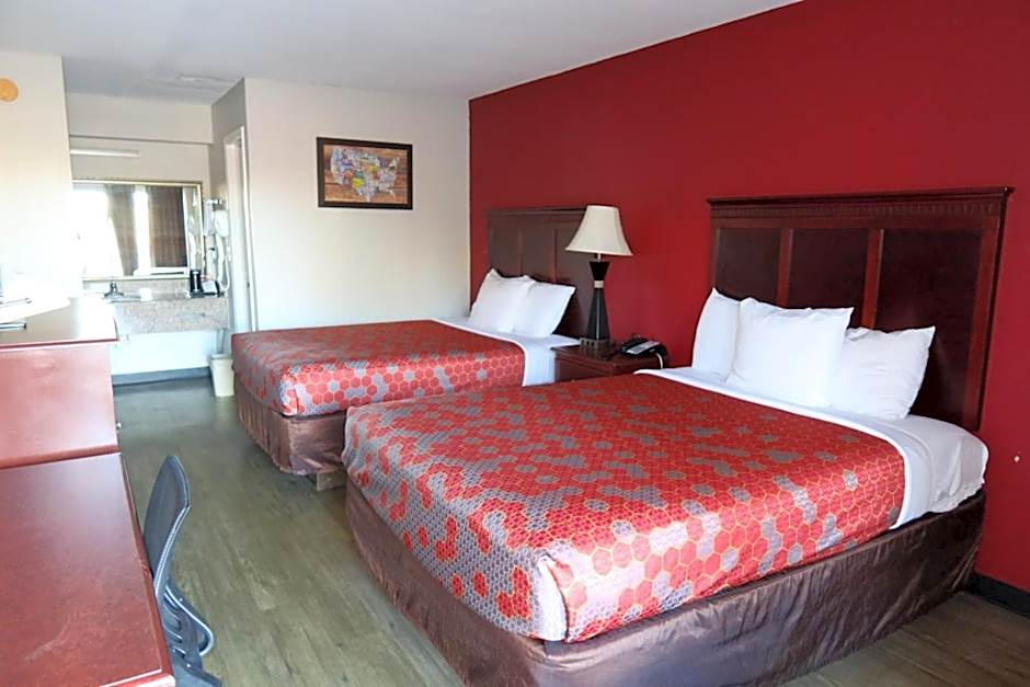 Econo Lodge Inn & Suites Evergreen