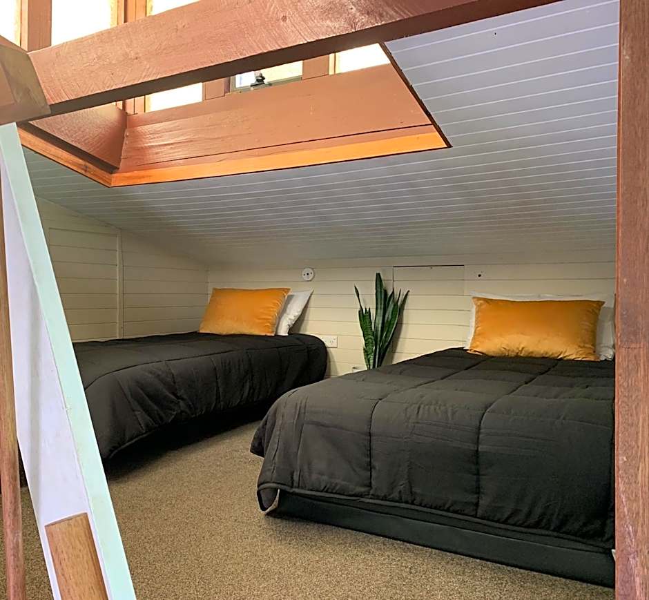 Montville Holiday Apartments