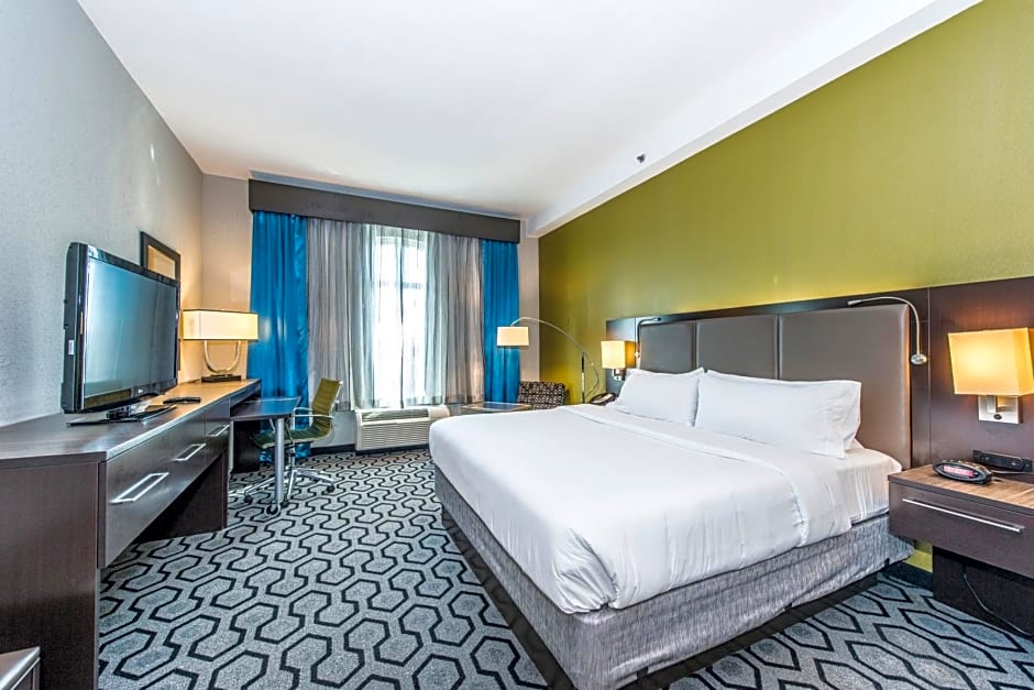 Holiday Inn Express and Suites North Charleston, an IHG Hotel