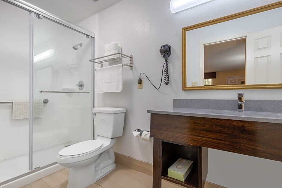 Quality Inn & Suites