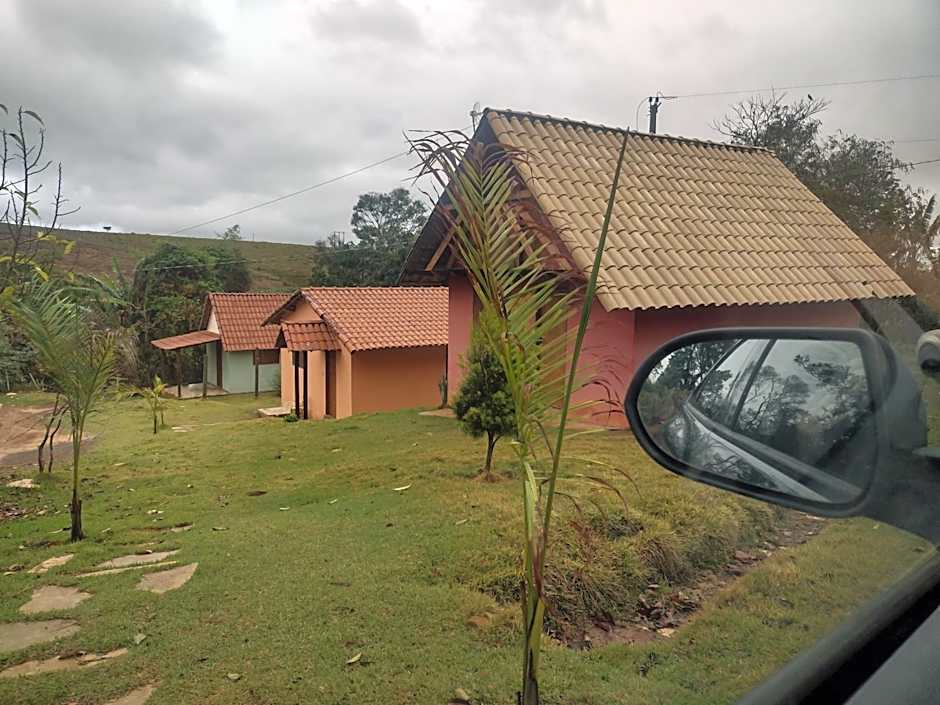 SITIO CAMINHO DAS PEDRAS - Suítes e Chalés