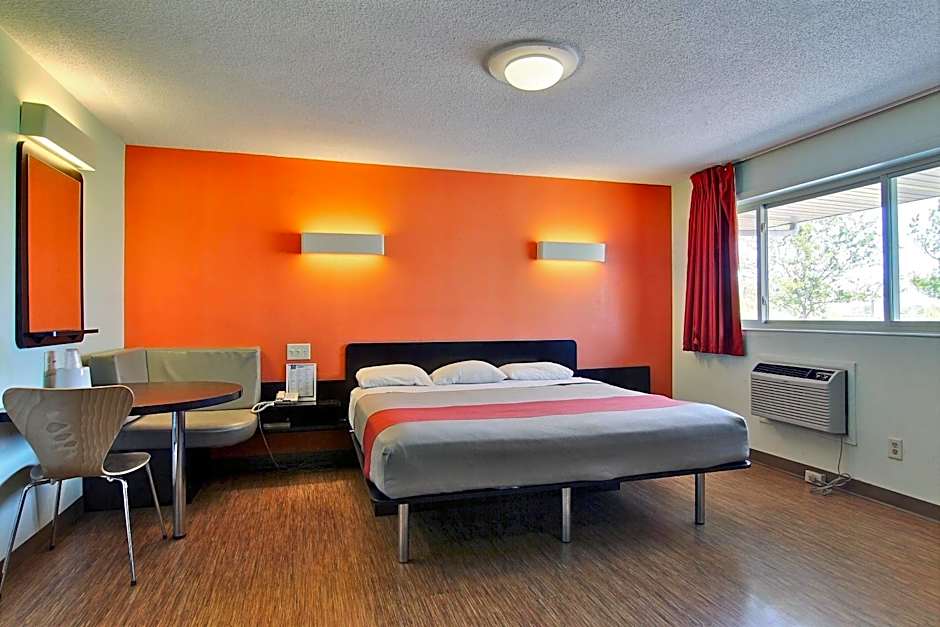 Motel 6 Gilman