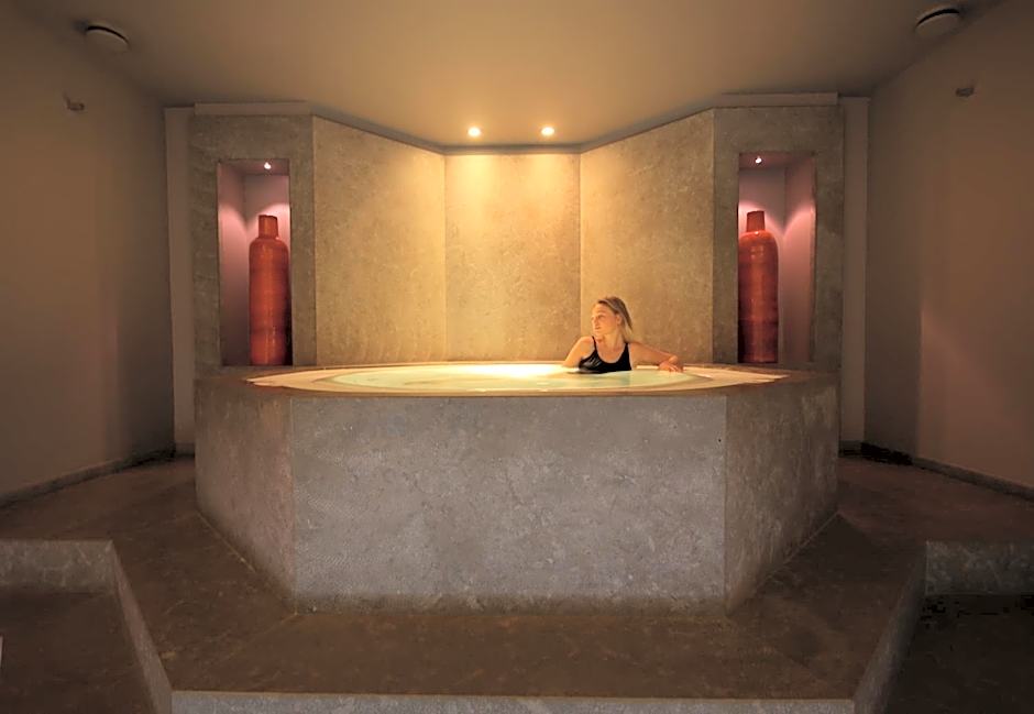 Le Pavillon De La Reine