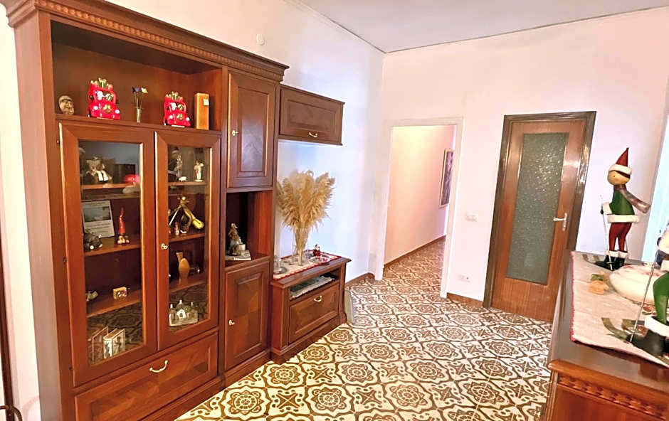Home Jocy Spacious 3 Bed rooms Apartment with private Parking Ideal for Groups