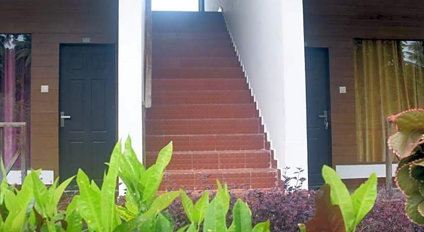 Hotel Exotica Squares