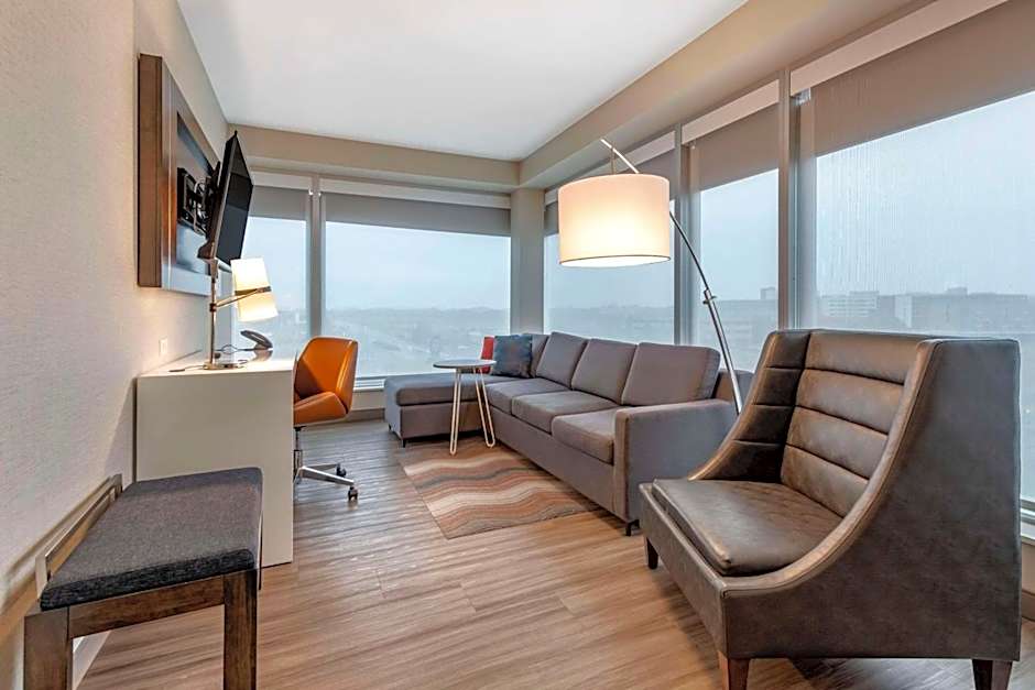 Cambria Hotel Bloomington Mall of America Minneapolis Airport