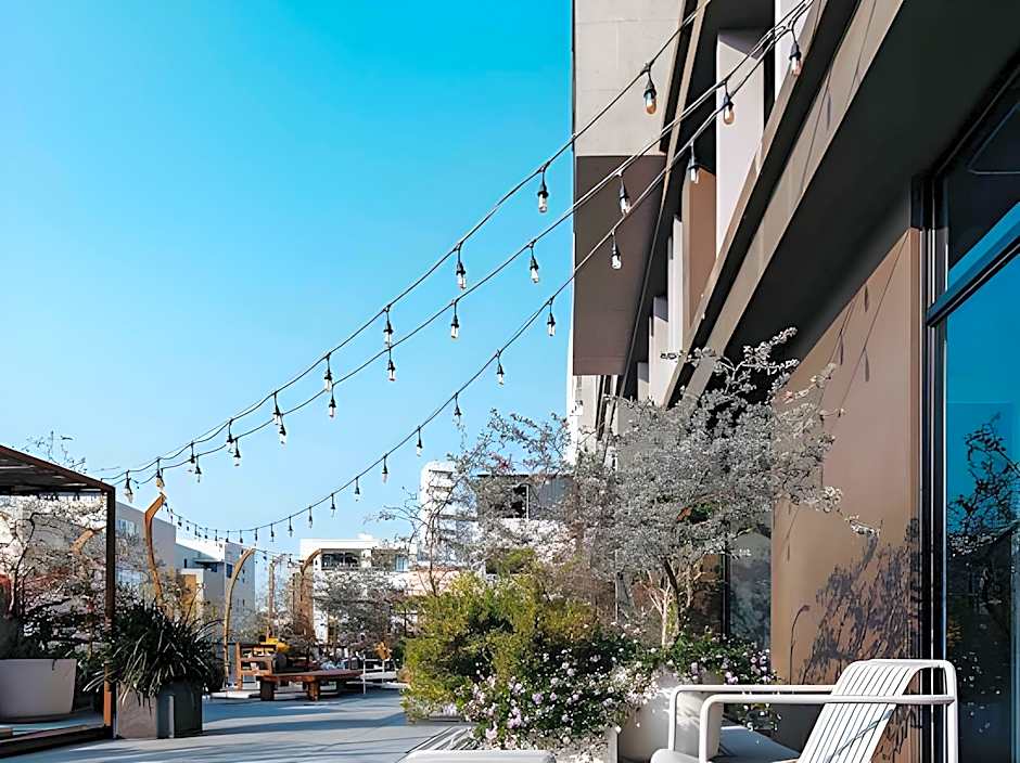 U.I.J Hotel&Hostel (UIJ)