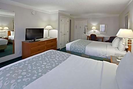 Double Room with Two Double Beds - Disability Access