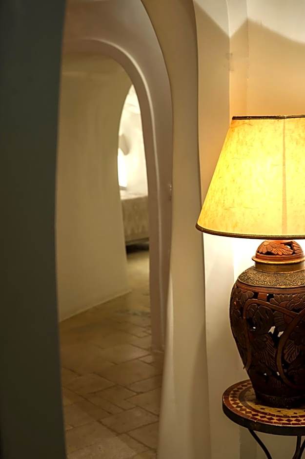 Heliophos Boutique Caves