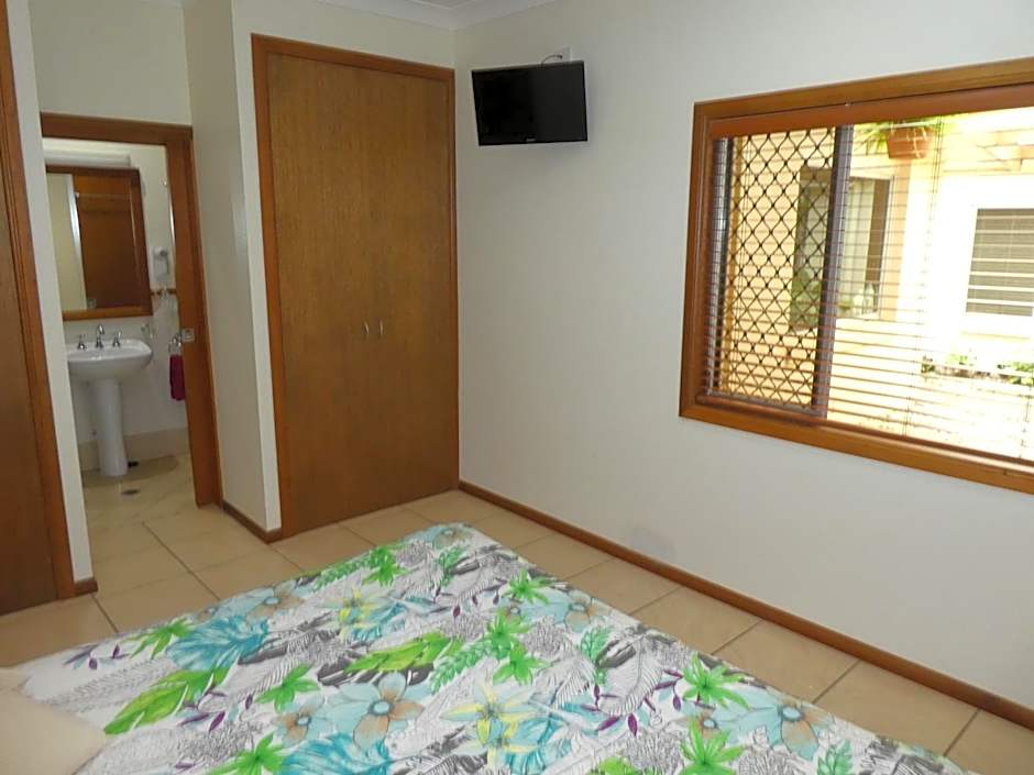 Photo 1 of 12 of 4 Bedroom