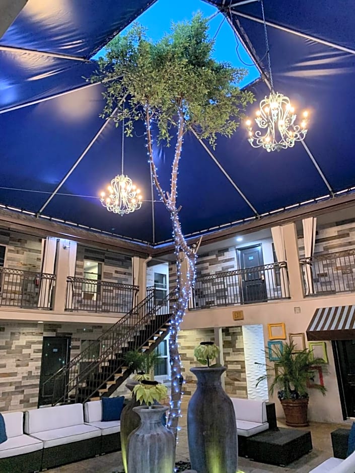 L.A. Sky Boutique Hotel