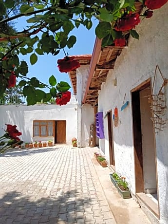 Koca Kapı Konaklama