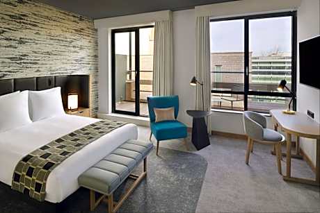 Executive Queen Room with Balcony