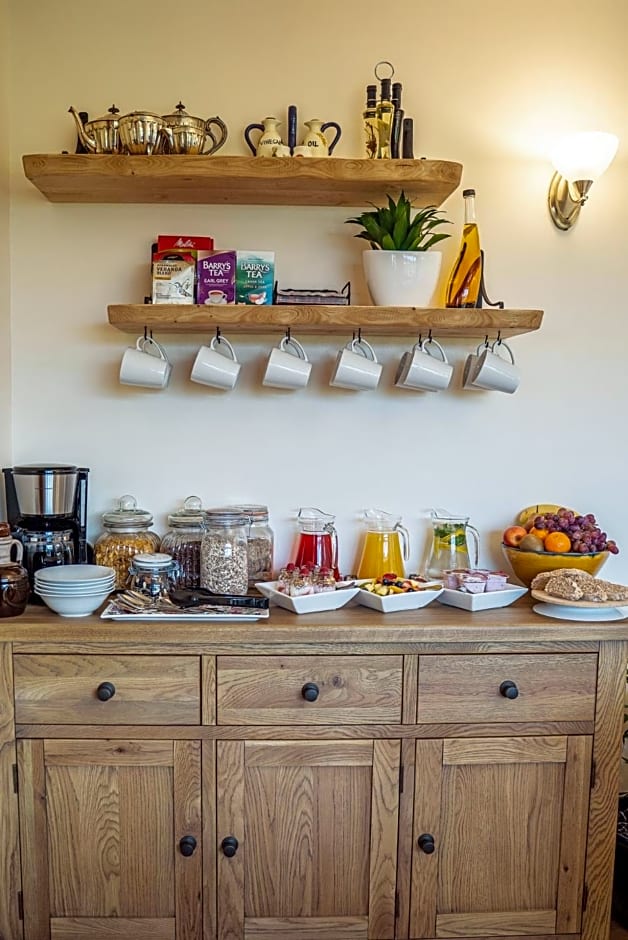 Ross Beach Family Farmhouse B&B