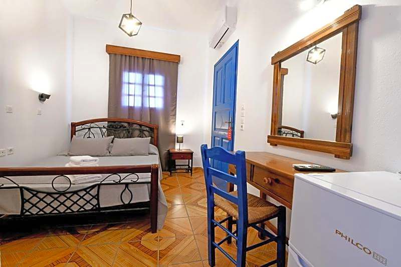 Lunar Santorini Hotel