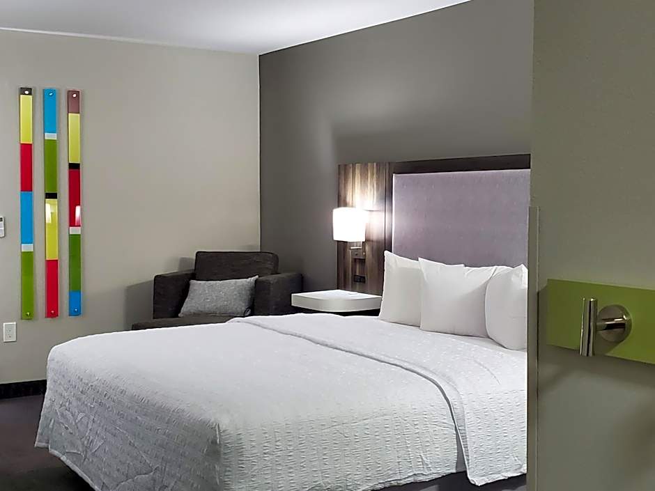 Hampton Inn By Hilton Olathe