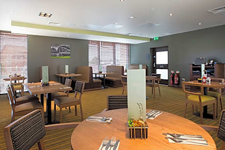 Premier Inn Bedford Town Centre