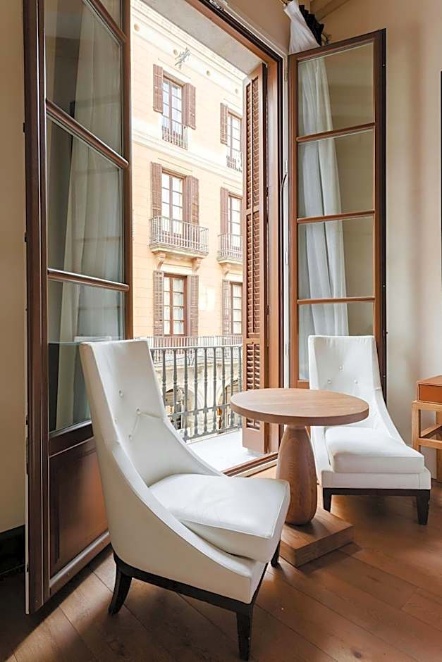 DO Plaça Reial powered by Sonder