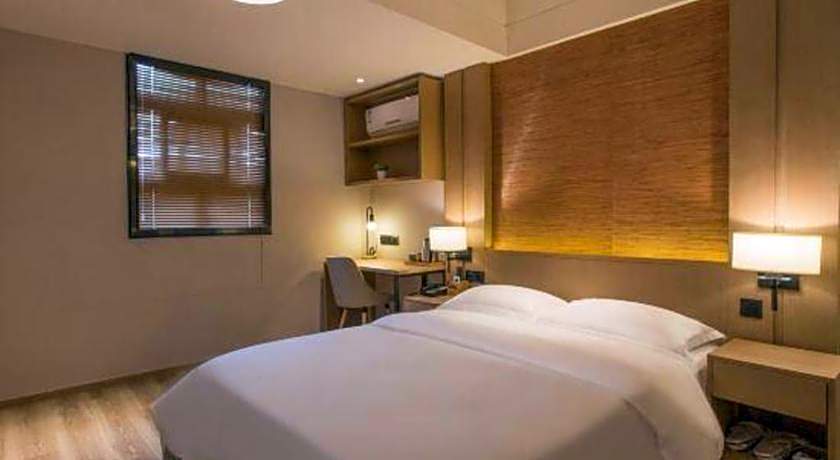 V8 Ziyuangang Hotel