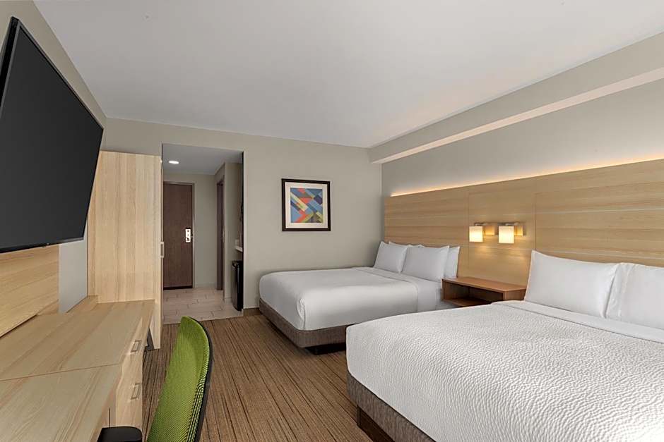Holiday Inn Express and Suites Staunton By IHG