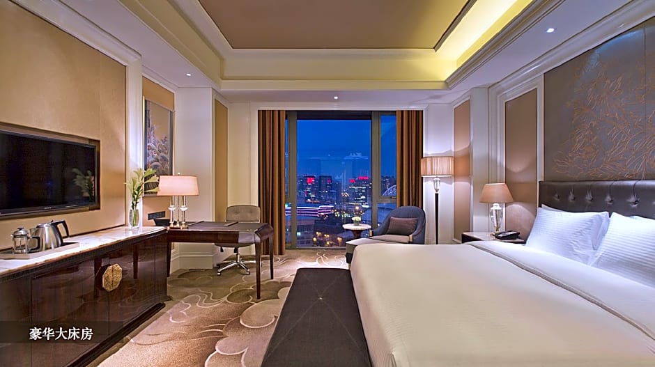 Deluxe Grand 1 King Bed — 4 fotoğraftan 1. fotoğraf