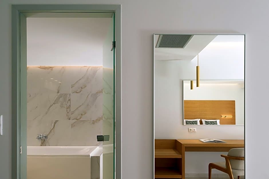 High Beach White - Adults Only