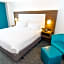 Holiday Inn Express Hollywood Walk of Fame By IHG