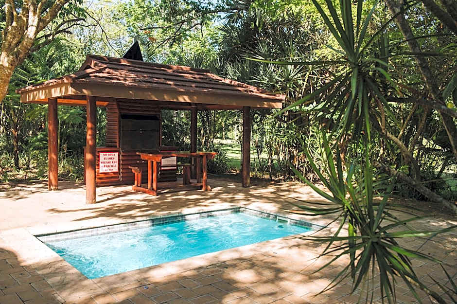 Monzi Safari Lodge