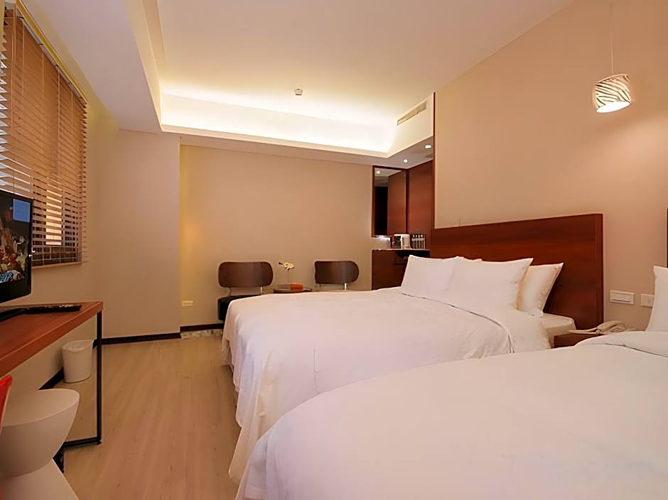 CHECK inn Express Taipei Station