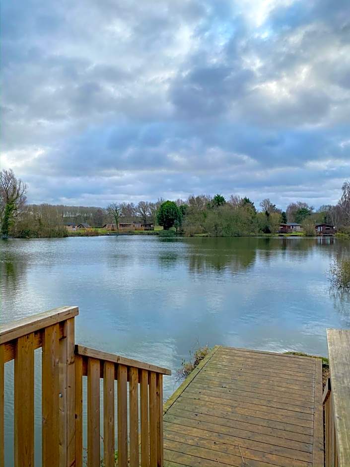 Woodlakes Park By Liv Retreats