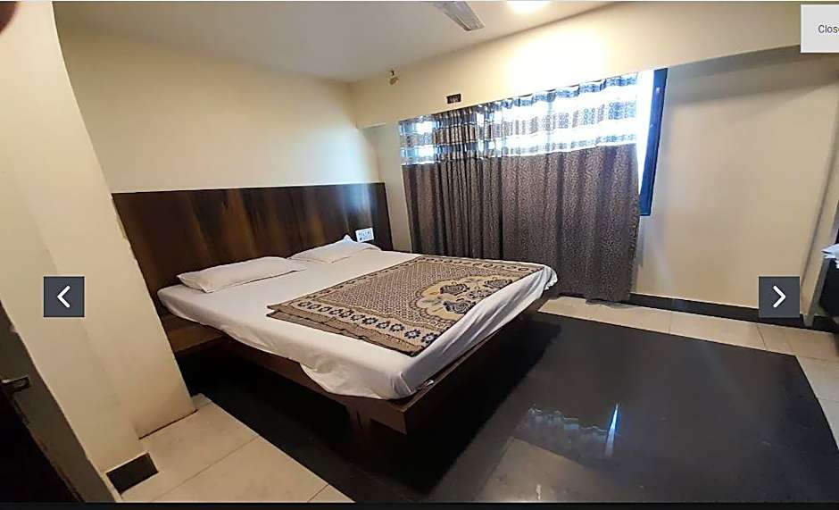Hotel Rajhan's Lodging & Boarding – Badlapur, KY