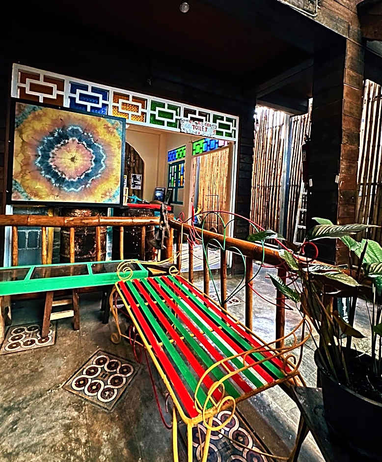 Hostel and Music Bar Bros