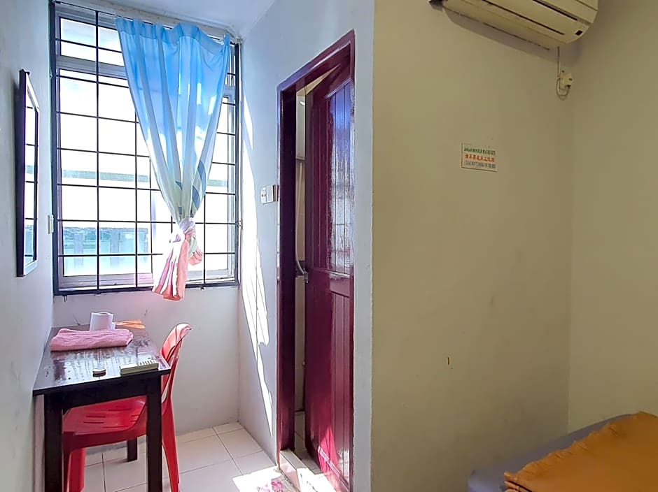 OYO 90997 Hoover Room