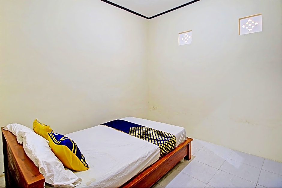 OYO Life  92953 Nirmala Kost