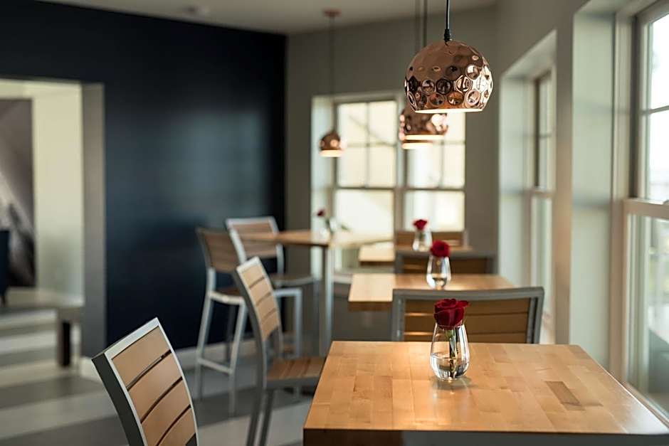 Marker 8 Hotel and Marina