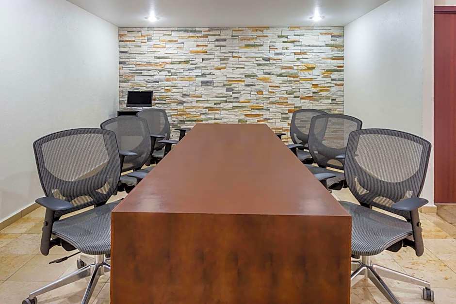 Baymont Inn & Suites Lazaro Cardenas