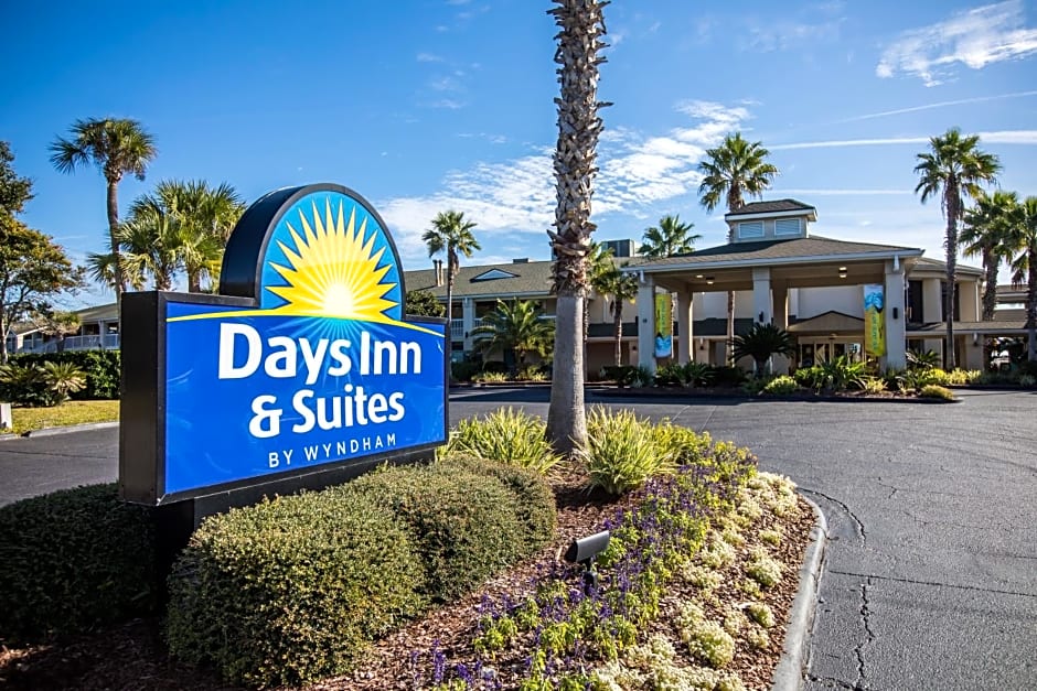 Days Inn & Suites by Wyndham Jekyll Island