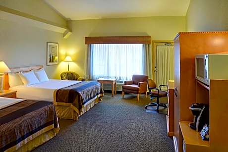 Queen Room with Two Queen Beds - Non-Smoking
