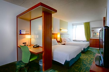 Suite, Multiple Beds (2 Queen Beds and 1 Double Sofa Bed)